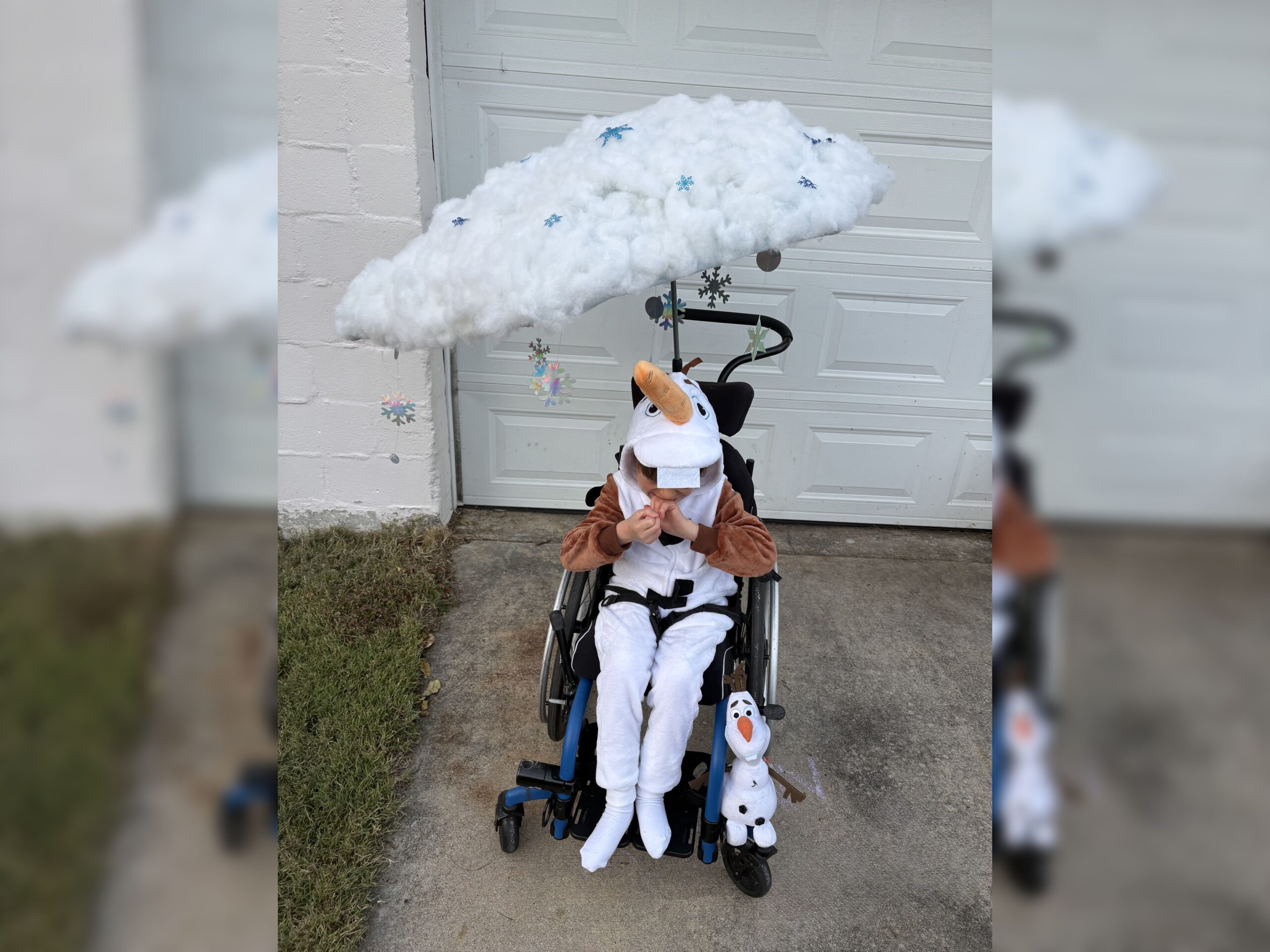 Olaf with Snow Flurry Cloud & Elsa